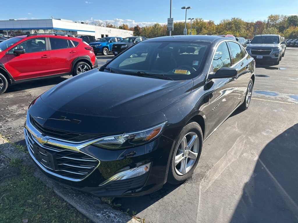 2022 Chevrolet Malibu photo 4
