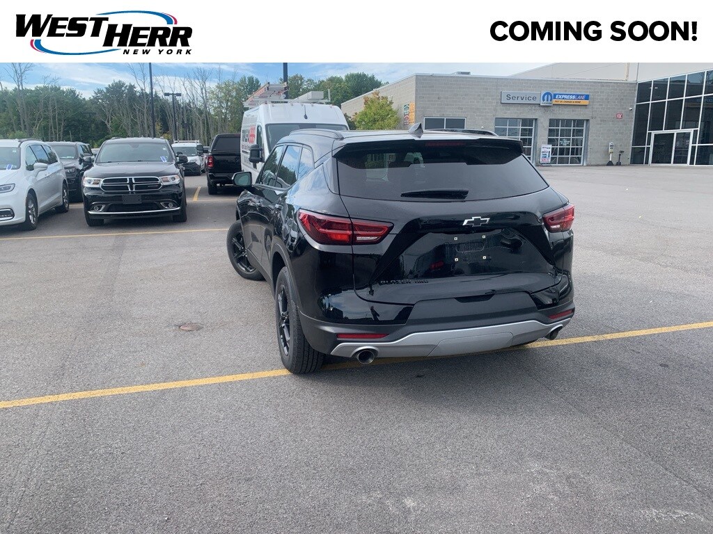 2024 Chevrolet Blazer 3LT photo 2