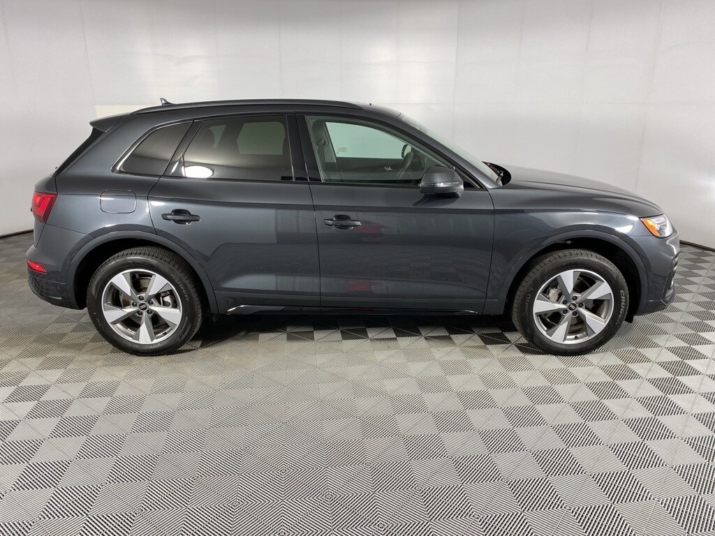 2025 Audi Q5 40 Premium photo 3