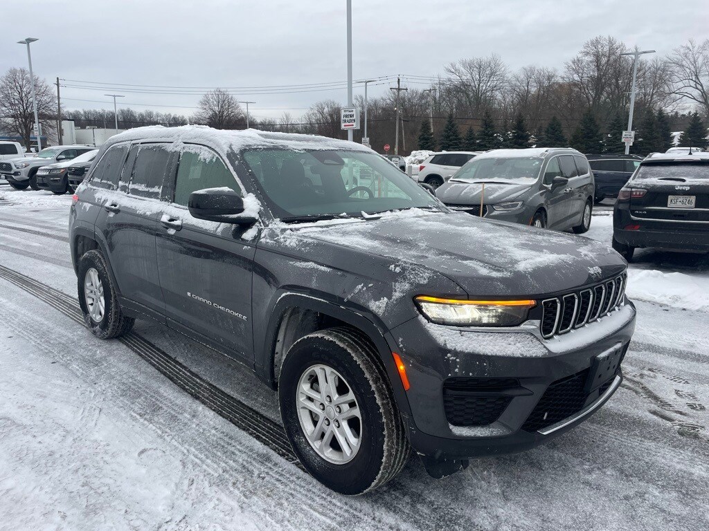 Used 2025 Jeep Grand Cherokee Laredo SUV