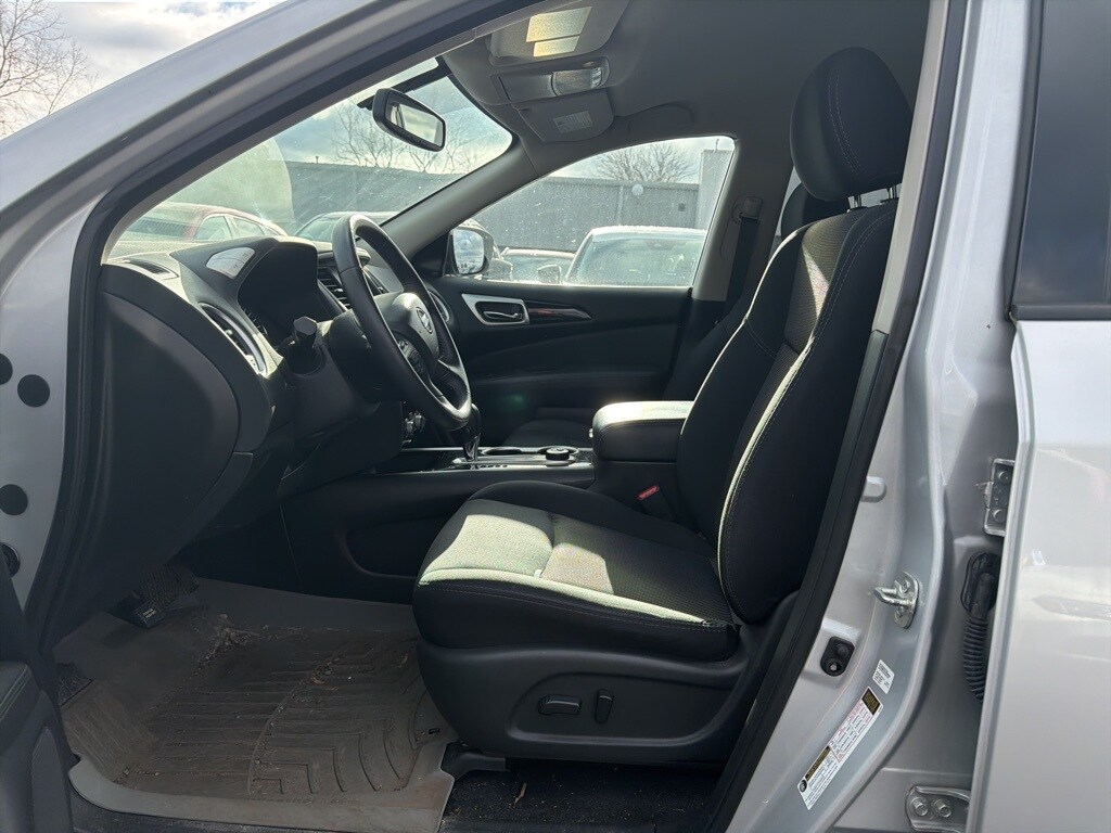Used 2019 Nissan Pathfinder SV SUV
