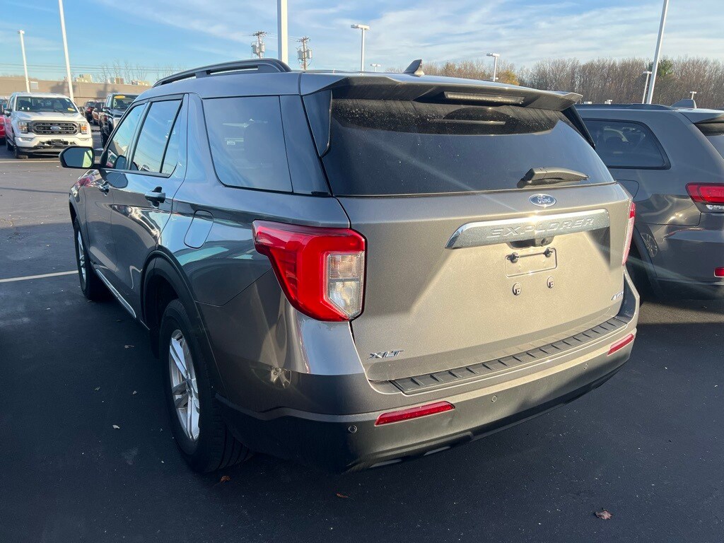 2022 Ford Explorer XLT photo 3