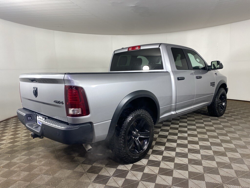 2022 Ram 1500 Classic SLT photo 3