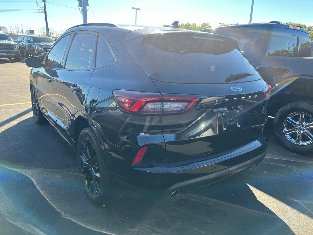 2023 Ford Escape ST-Line Elite photo 2