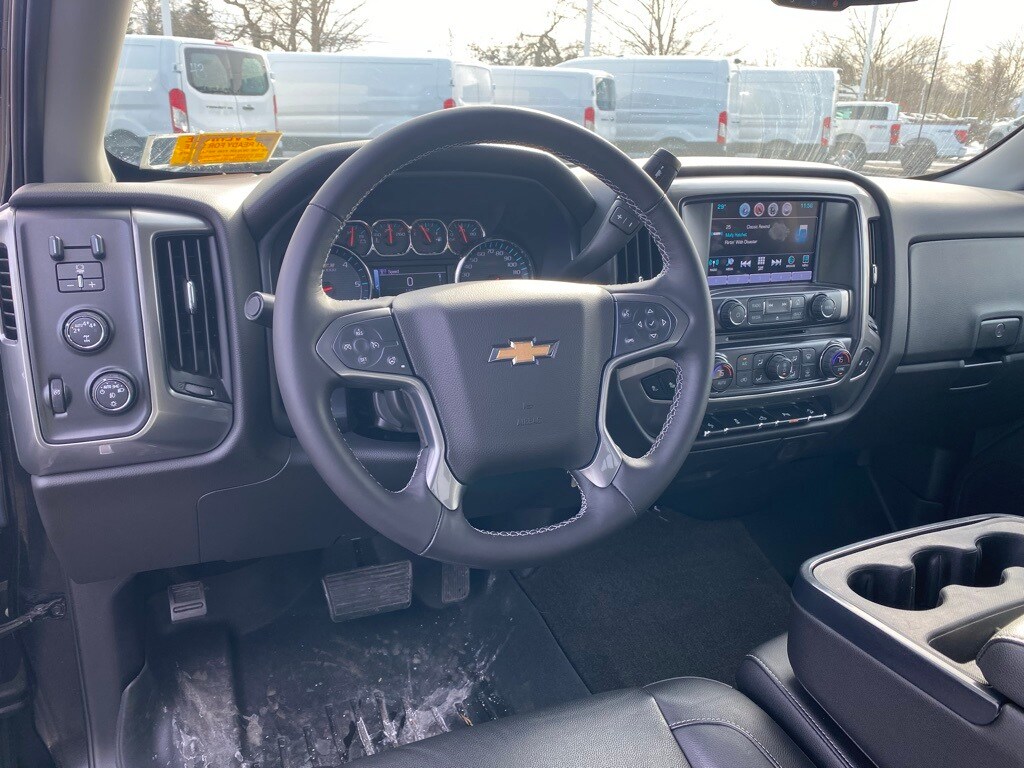 2017 Chevrolet Silverado 1500 photo 3