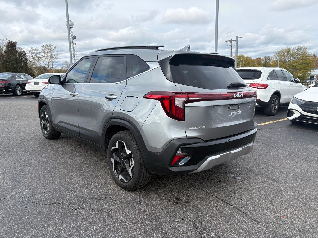 Used 2024 Kia Seltos EX SUV