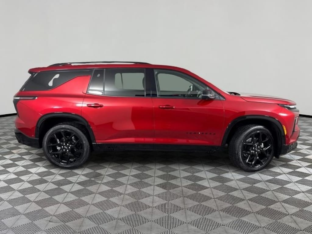 Used 2025 Chevrolet Traverse RS SUV