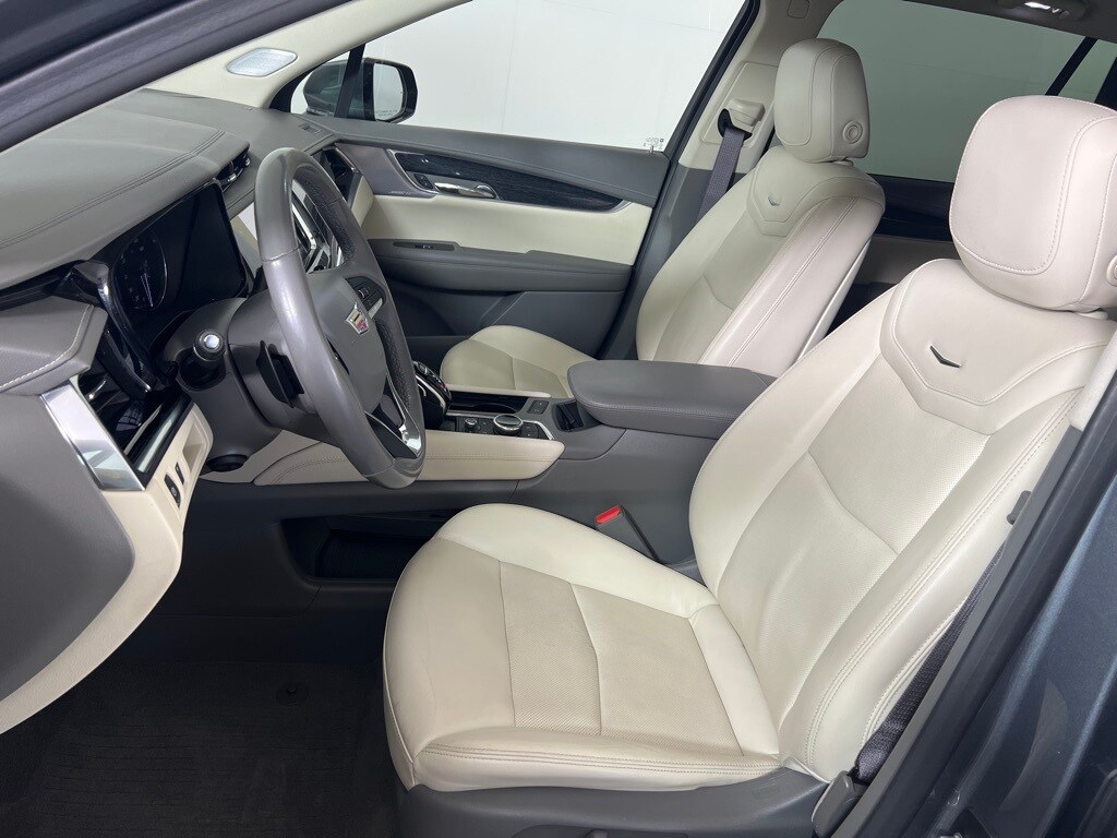 2022 Cadillac XT6 Premium Luxury photo 3