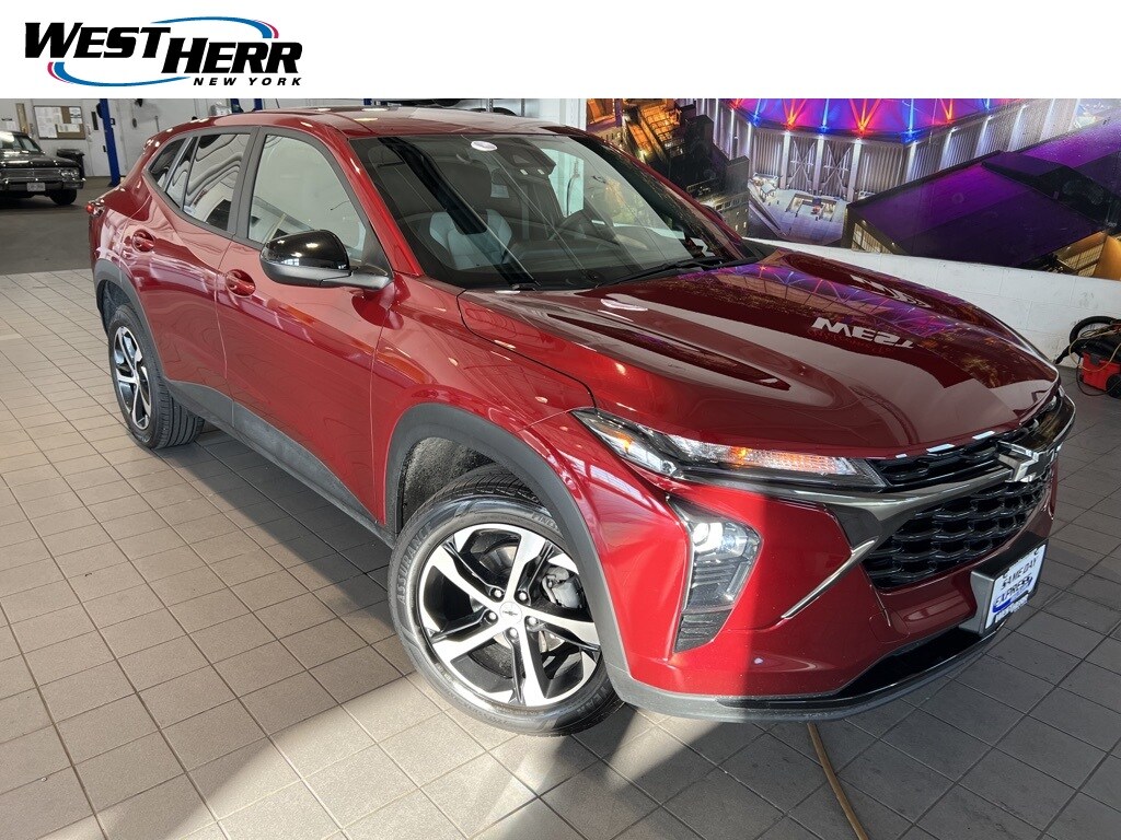 Used 2025 Chevrolet Trax 1RS SUV