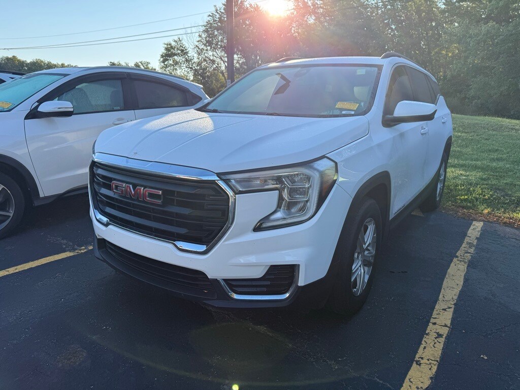 2022 Gmc Terrain SLE photo 2