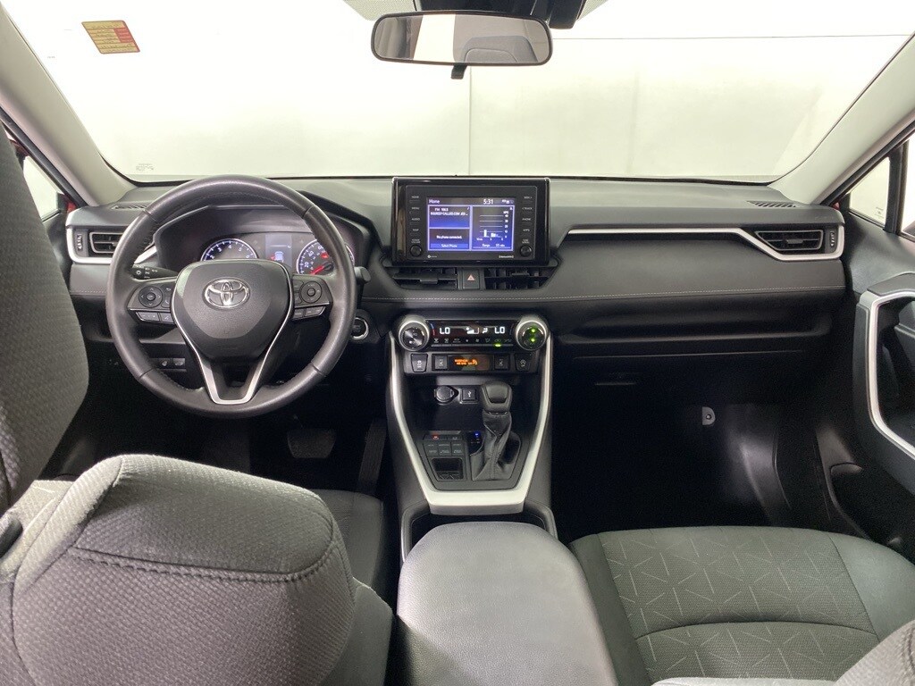 2022 Toyota RAV4 XLE photo 2