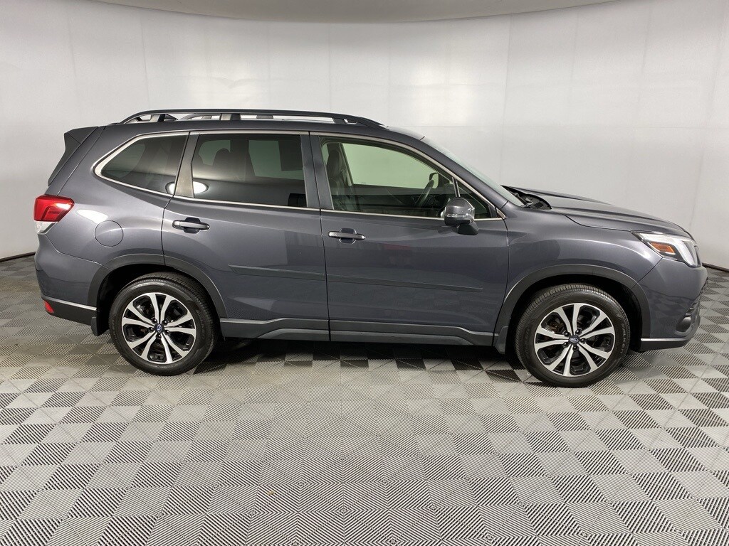 2023 Subaru Forester Limited photo 4