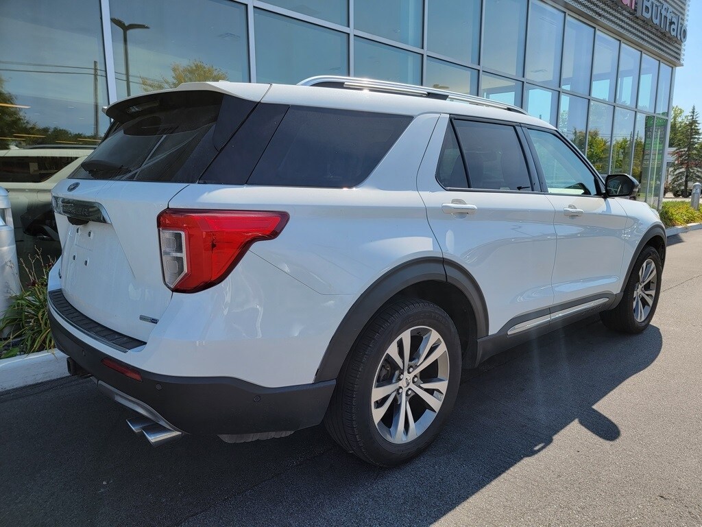 2020 Ford Explorer Platinum photo 2