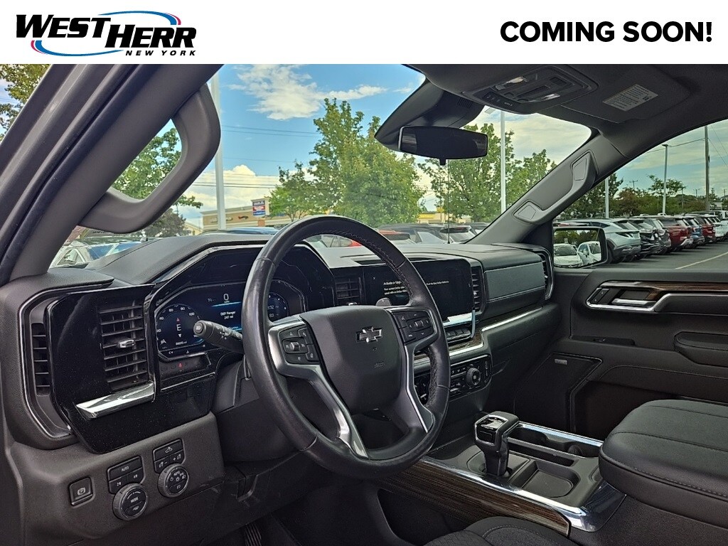 2023 Chevrolet Silverado 1500 RST photo 2