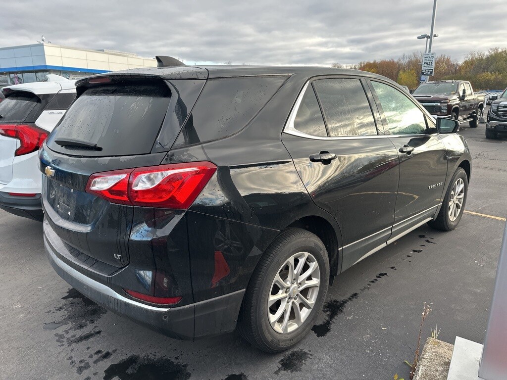 2020 Chevrolet Equinox LT photo 2