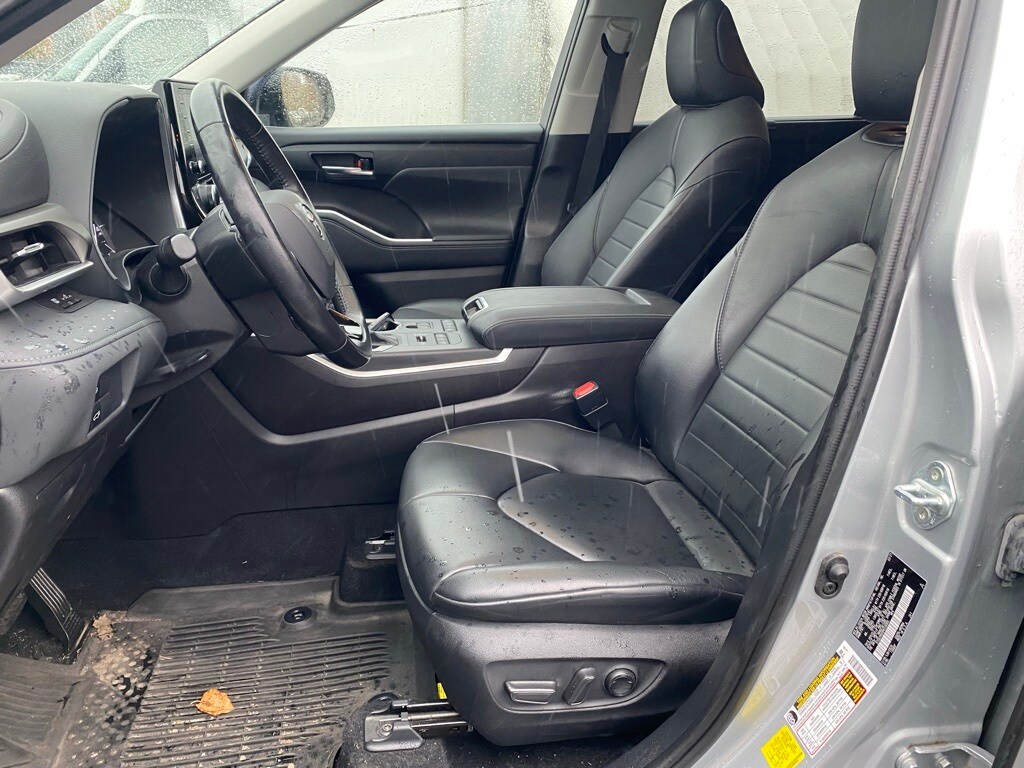 Used 2021 Toyota Highlander XLE SUV