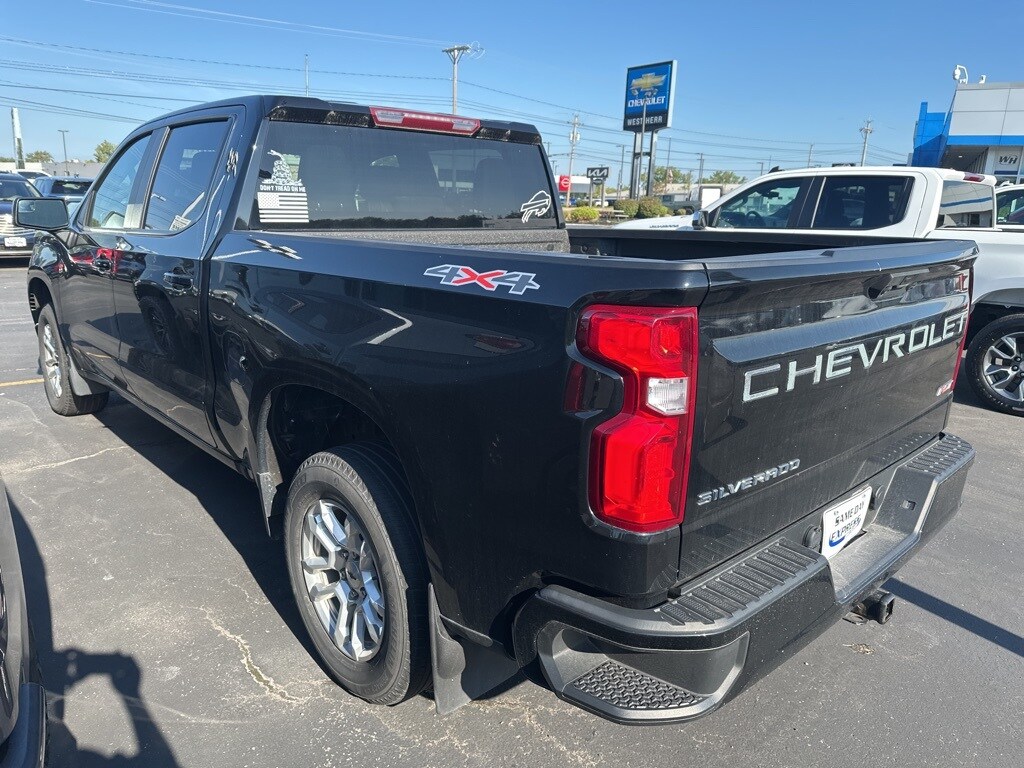 2022 Chevrolet Silverado 1500 RST photo 2