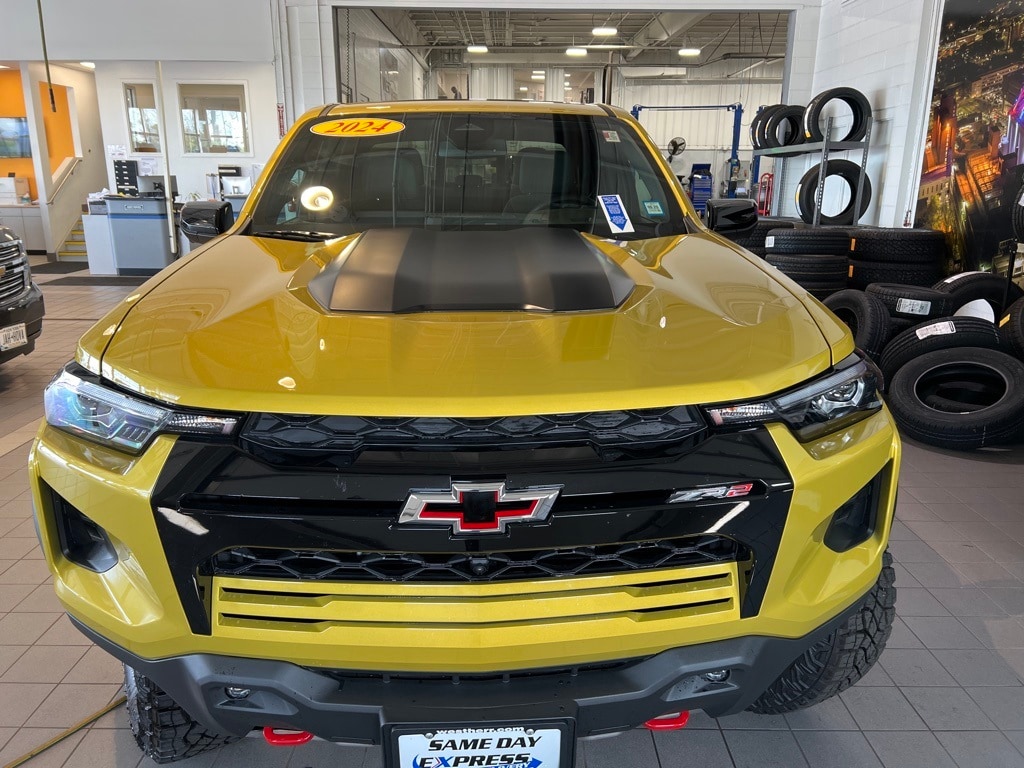 Used 2024 Chevrolet Colorado ZR2 with VIN 1GCPTFEK8R1124883 for sale in Bowmansville, NY