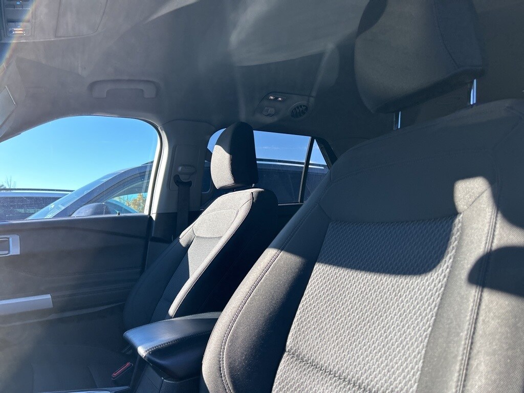 2023 Ford Explorer XLT photo 4