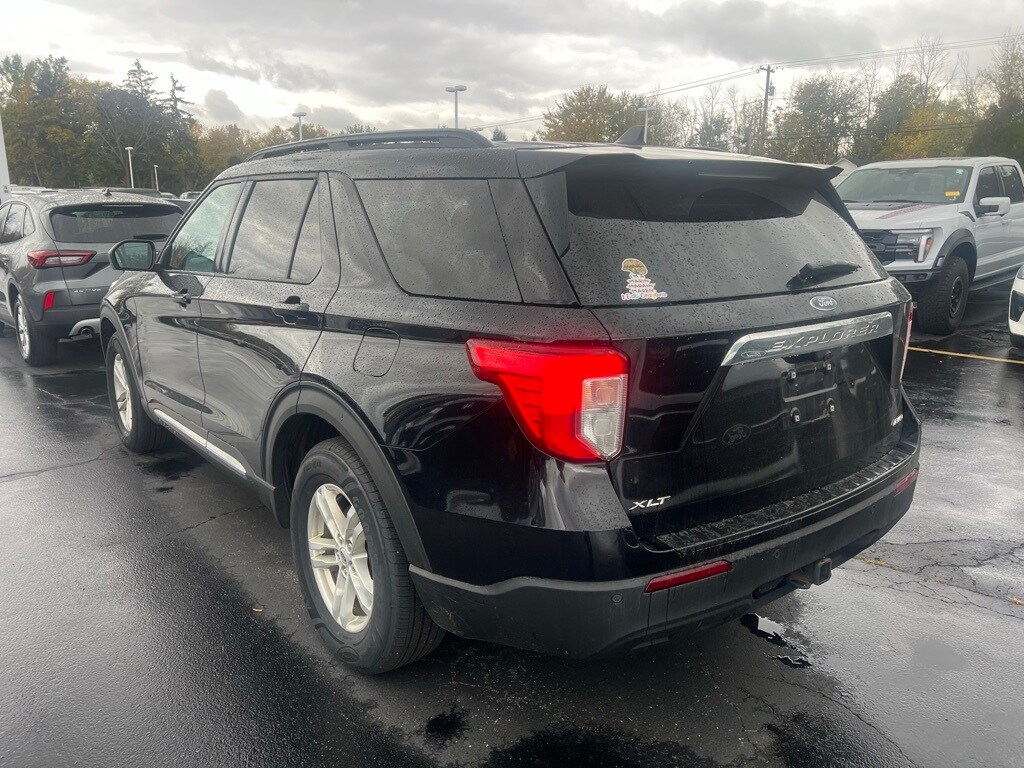 2021 Ford Explorer XLT photo 3