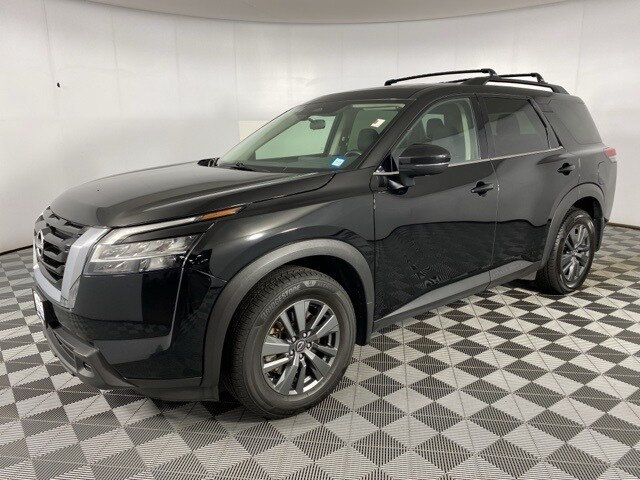 2022 Nissan Pathfinder SV photo 4