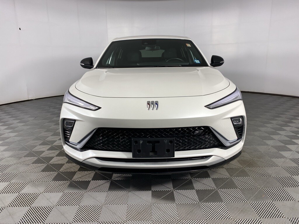 2024 Buick Envista ST photo 2