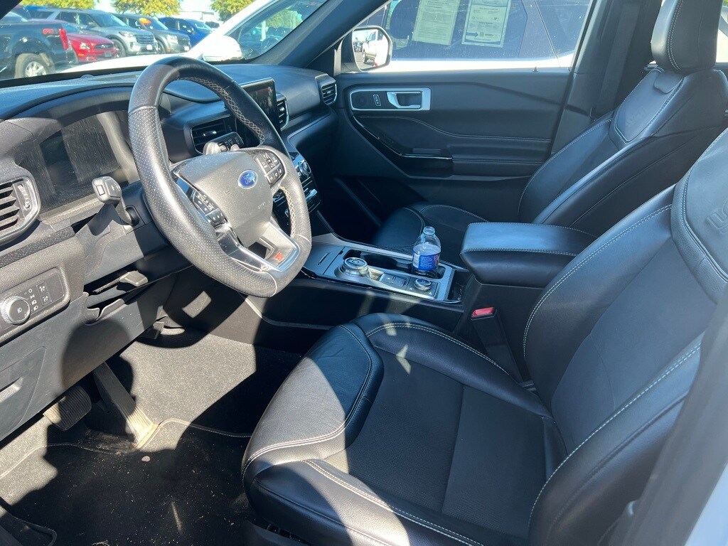 2022 Ford Explorer ST photo 4