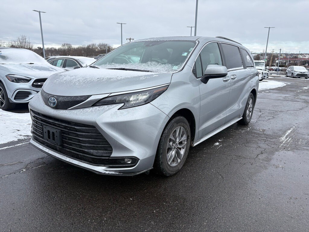 Used 2025 Toyota Sienna XLE 7 Passenger Van Passenger Van