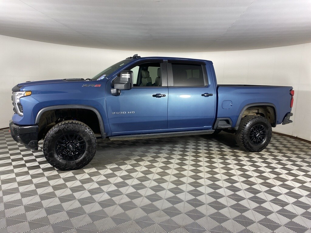 2024 Chevrolet Silverado 2500HD ZR2 photo 4