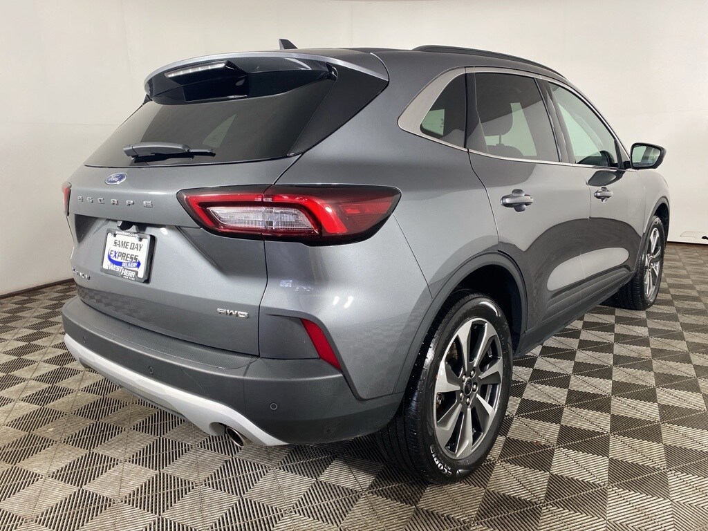 2024 Ford Escape Platinum photo 3