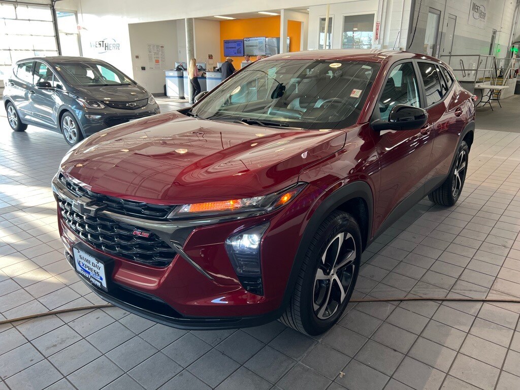 Used 2025 Chevrolet Trax 1RS SUV