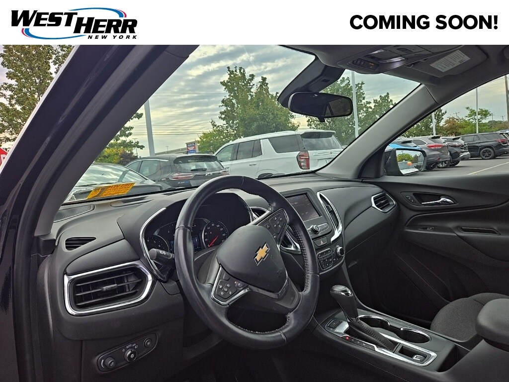 2020 Chevrolet Equinox LT photo 2