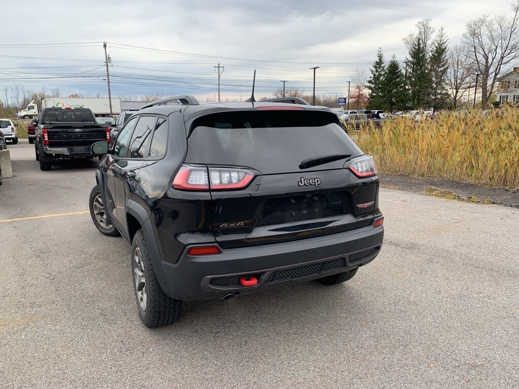 2022 Jeep Cherokee Trailhawk photo 2