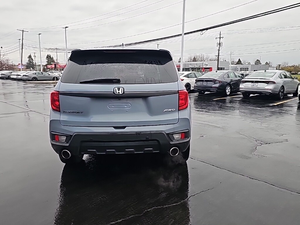 2023 Honda Passport EX-L photo 2