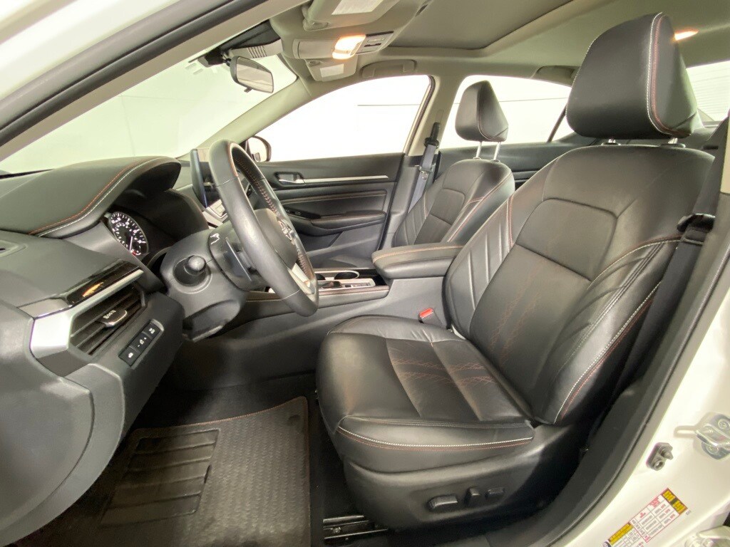 2023 Nissan Altima 2.5 SR photo 2