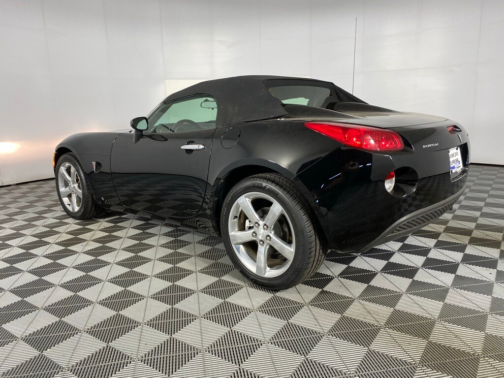 2007 Pontiac Solstice Base Convertible photo 3