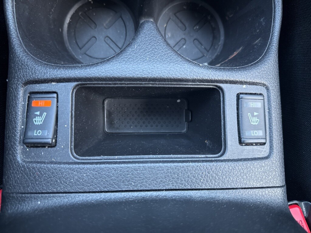 2020 Nissan Rogue SV photo 3