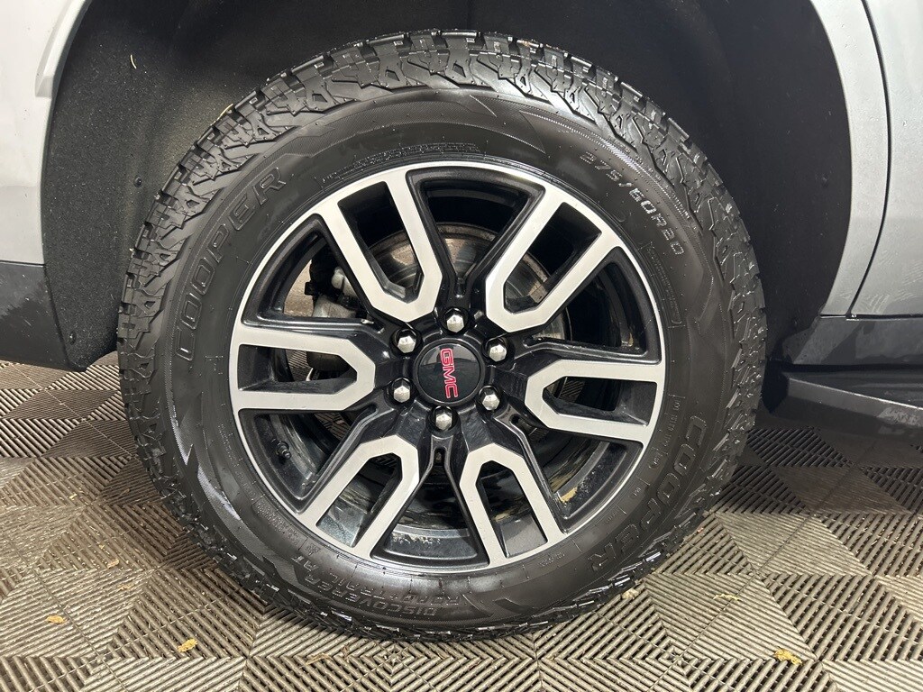 2023 Gmc Yukon AT4 photo 2