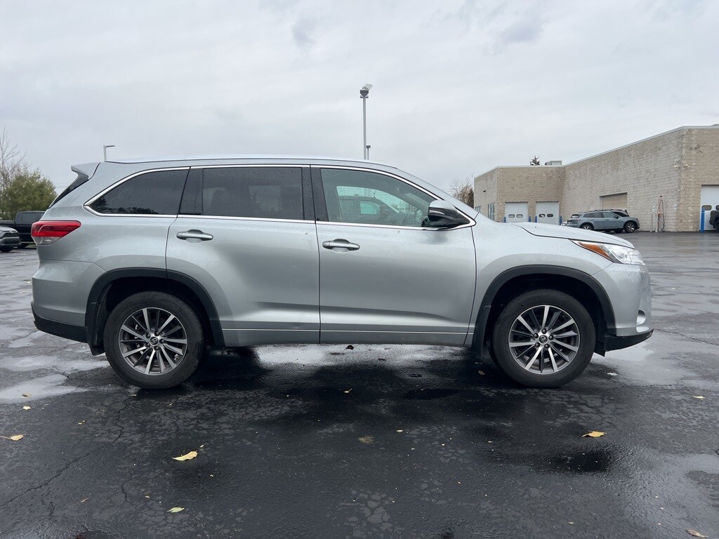 Used 2017 Toyota Highlander XLE V6 SUV