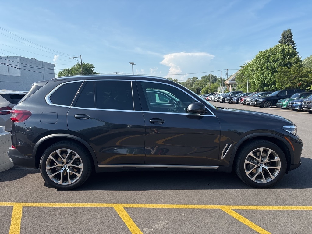 Used 2021 BMW X5 40i with VIN 5UXCR6C09M9F29922 for sale in Bowmansville, NY