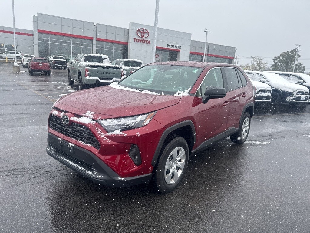 2023 Toyota RAV4 LE photo 2