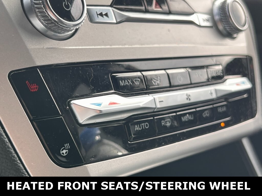 2022 Ford Explorer XLT photo 3