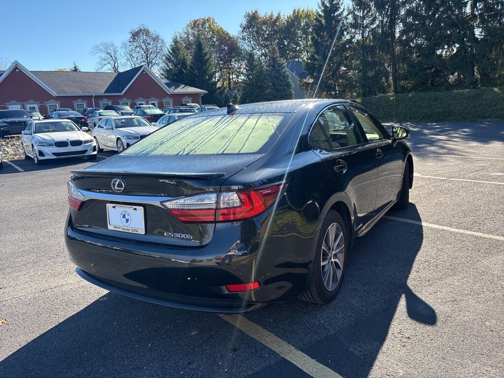 2018 Lexus ES 300h photo 4