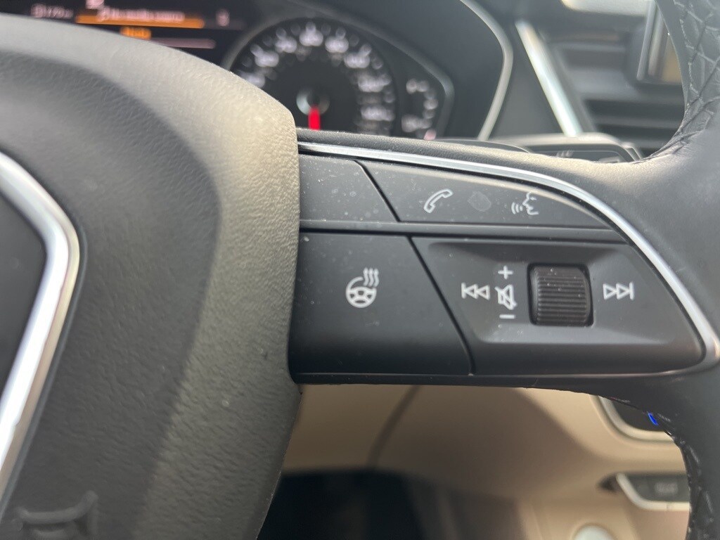 2021 Audi Q5 45 Premium photo 2