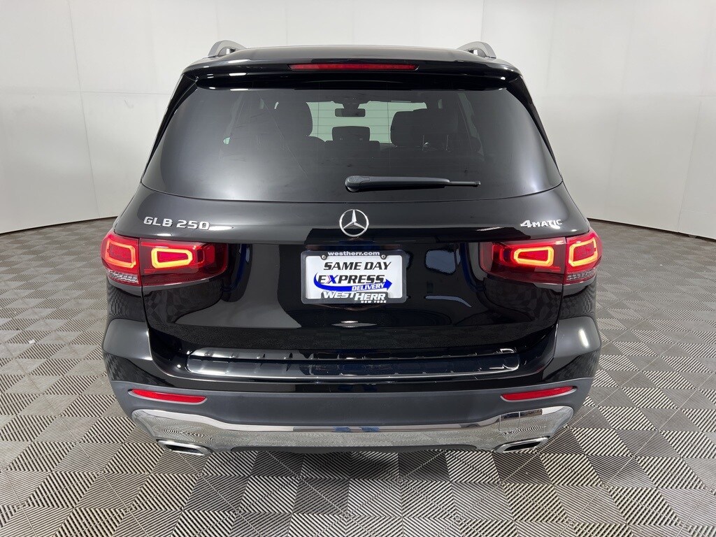 2023 Mercedes Benz GLB 250 4MATIC photo 4