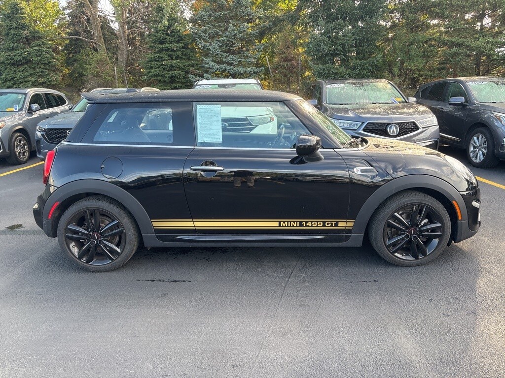 2021 Mini Cooper 2 Door Hardtop photo 2