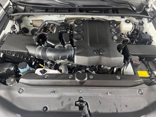 2022 Toyota 4Runner Limited photo 2