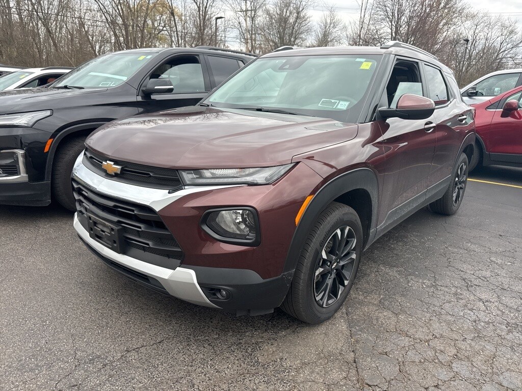 2023 Chevrolet Trailblazer LT photo 2