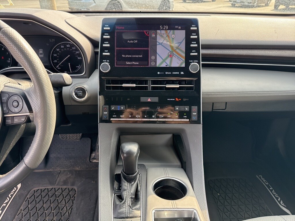 2020 Toyota Avalon Limited photo 3