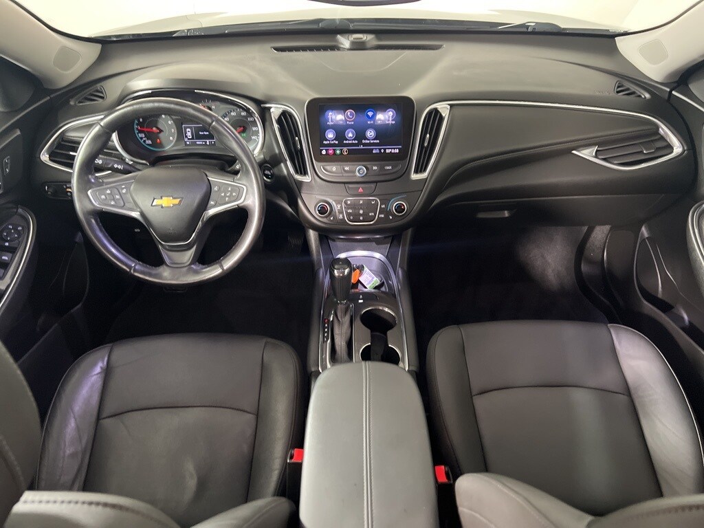 2019 Chevrolet Malibu 1LT photo 2
